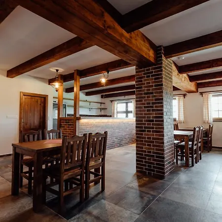 Wellness Kralov Dvor 게스트하우스 Cremosne